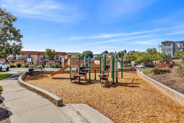 1643 Rue de Valle, San Marcos, CA 92078