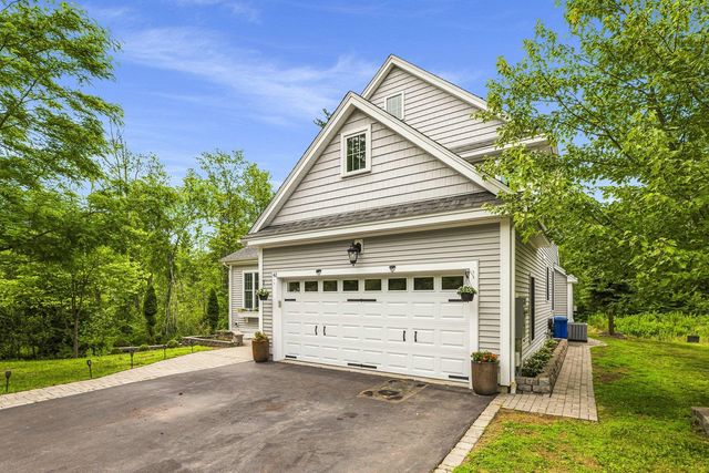 42 Stocklan Circle, Dover, NH 03820