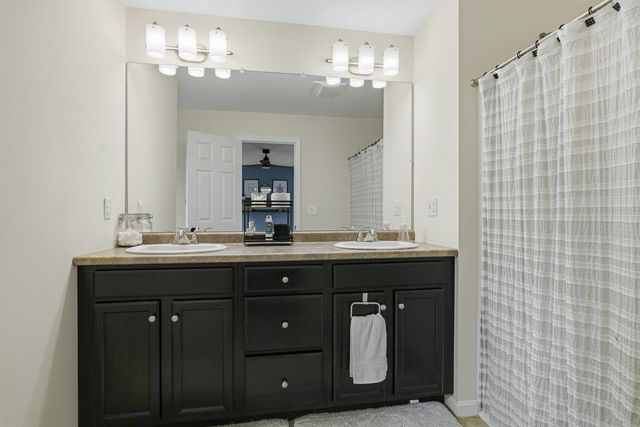 42 Stocklan Circle, Dover, NH 03820