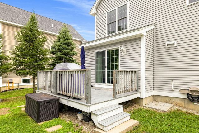 42 Stocklan Circle, Dover, NH 03820