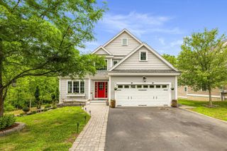 42 Stocklan Circle, Dover, NH 03820