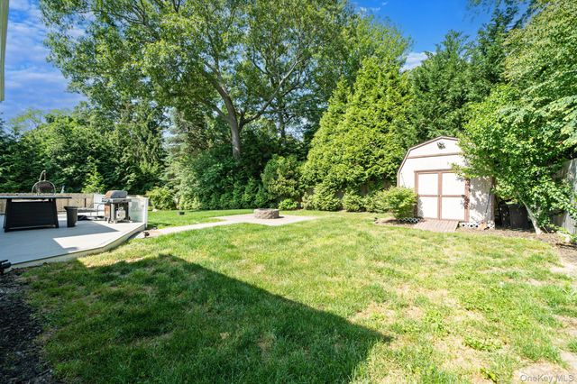 16 Valentine Road, Shoreham, NY 11786