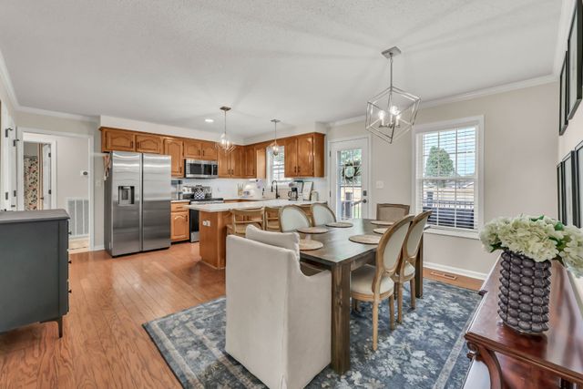 2392 Ellsworth Dr, Clarksville, TN 37043