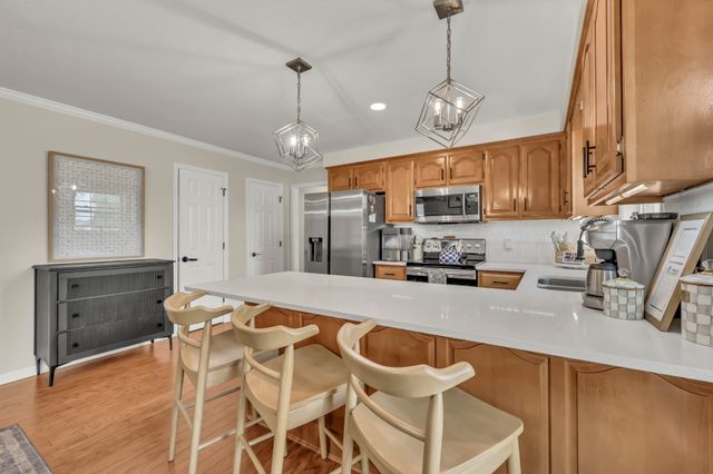 2392 Ellsworth Dr, Clarksville, TN 37043