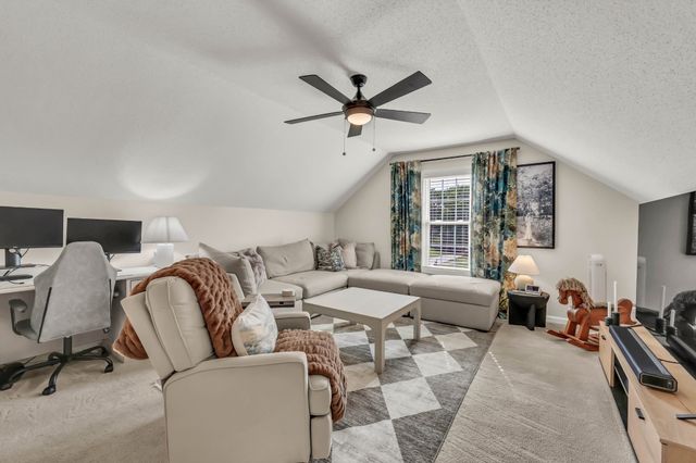 2392 Ellsworth Dr, Clarksville, TN 37043