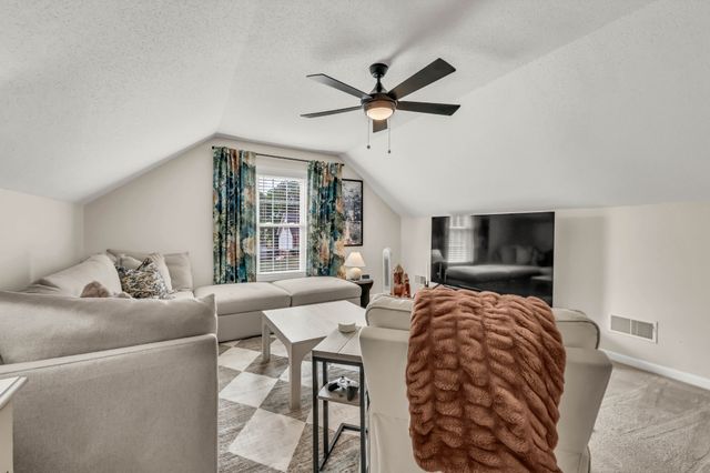 2392 Ellsworth Dr, Clarksville, TN 37043