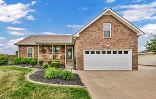 2392 Ellsworth Dr, Clarksville, TN 37043