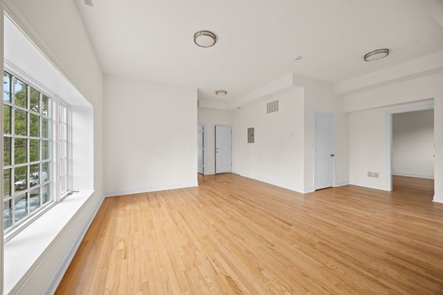 3107 N Harding Avenue 1W, Chicago, IL 60618
