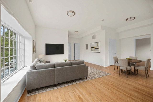 3107 N Harding Avenue 1W, Chicago, IL 60618