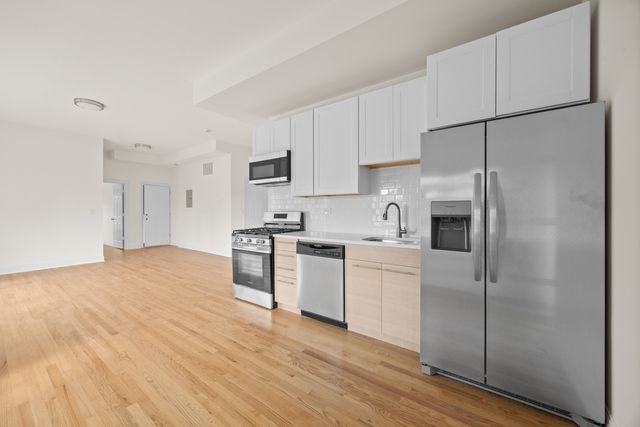 3107 N Harding Avenue 1W, Chicago, IL 60618