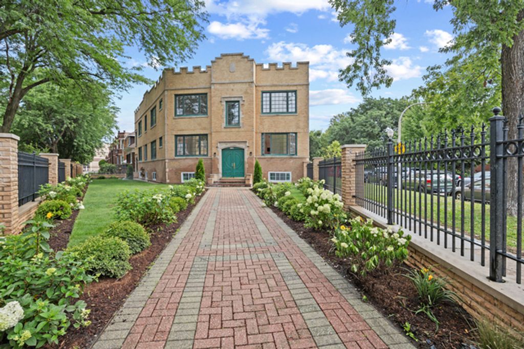 3107 N Harding Avenue 1W, Chicago, IL 60618