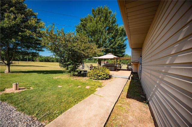 16533 Shilling Road, Berlin Center, OH 44401