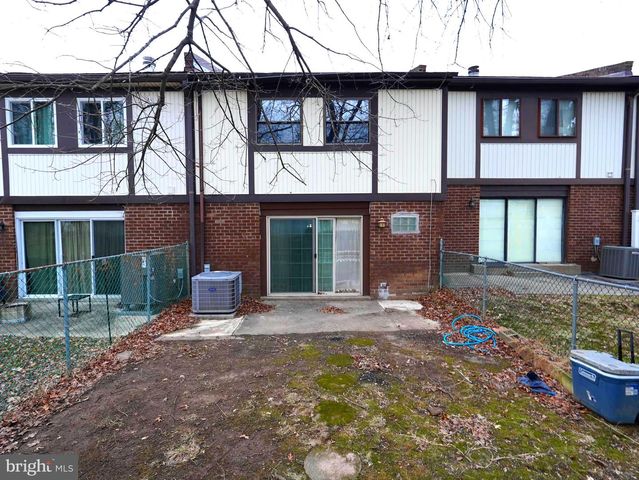 51 HOLLYBROOKE DR, Langhorne, PA 19047