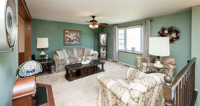 185 Princeton Dr, Center Twp, PA 15001