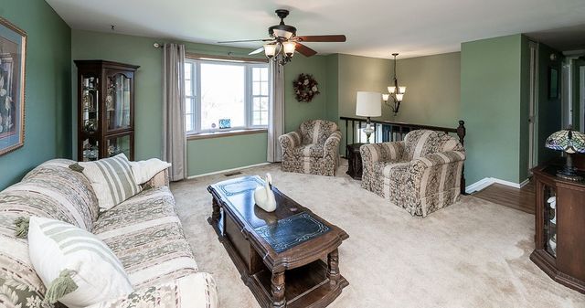 185 Princeton Dr, Center Twp, PA 15001