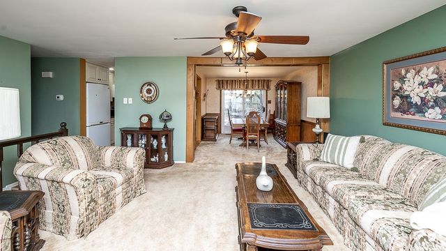 185 Princeton Dr, Center Twp, PA 15001