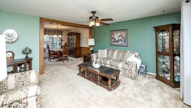 185 Princeton Dr, Center Twp, PA 15001