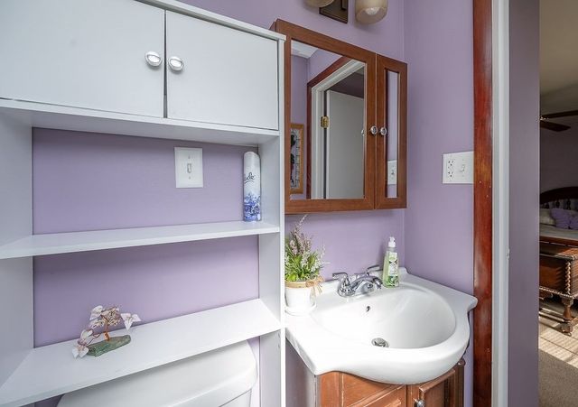 185 Princeton Dr, Center Twp, PA 15001