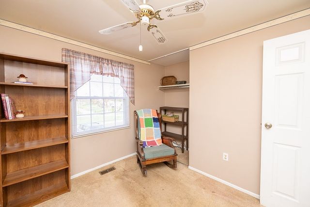 185 Princeton Dr, Center Twp, PA 15001