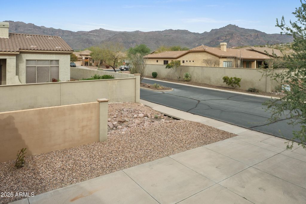 Image 12 of property listing at 3660 S GOLDEN EYE Lane, Gold Canyon, AZ 85118