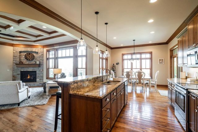 190 High Ridge COURT, Slinger, WI 53086