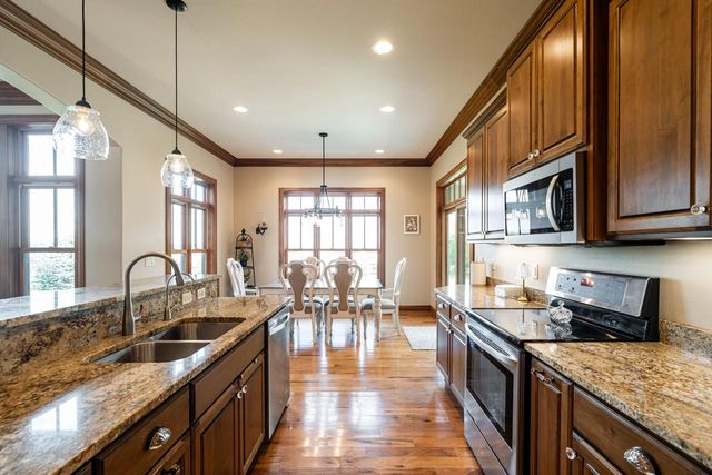 190 High Ridge COURT, Slinger, WI 53086