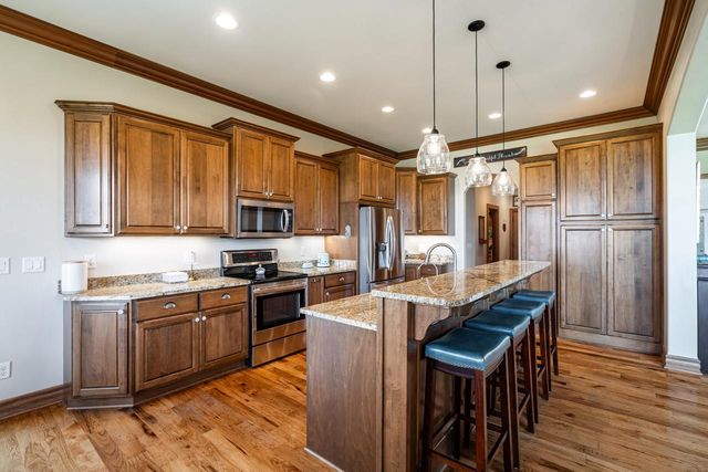 190 High Ridge COURT, Slinger, WI 53086