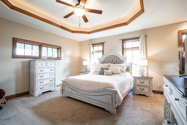 190 High Ridge COURT, Slinger, WI 53086