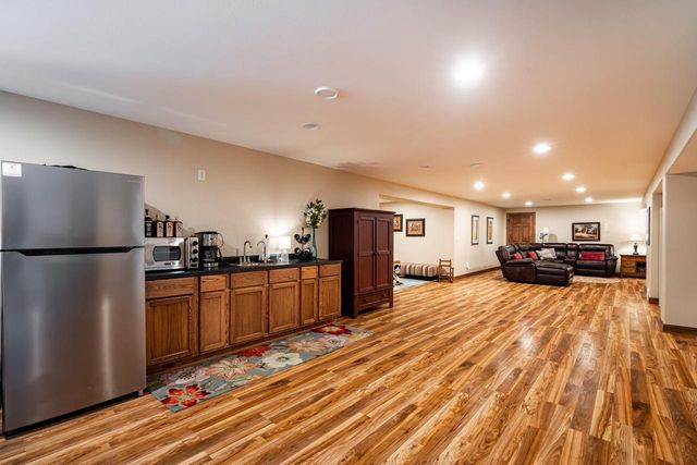 190 High Ridge COURT, Slinger, WI 53086