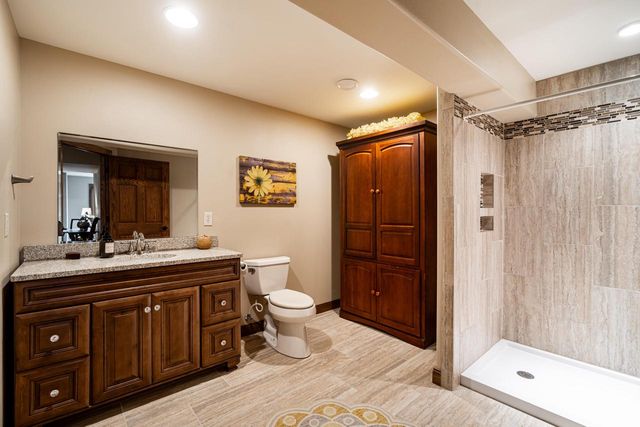 190 High Ridge COURT, Slinger, WI 53086