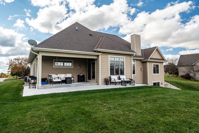 190 High Ridge COURT, Slinger, WI 53086