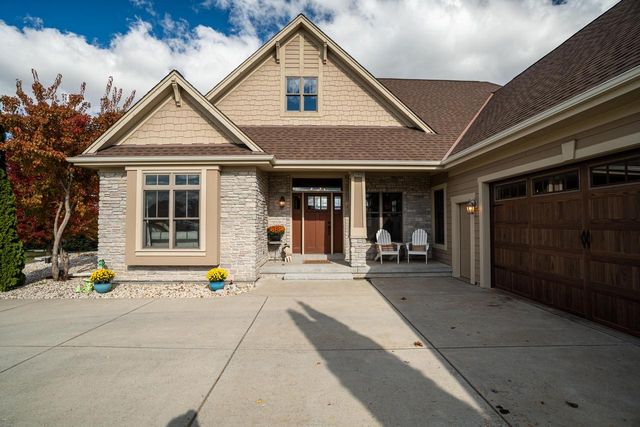 190 High Ridge COURT, Slinger, WI 53086