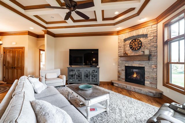 190 High Ridge COURT, Slinger, WI 53086