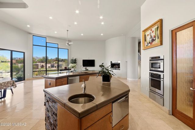 12137 N Solitude Ridge Place, Tucson, AZ 85755