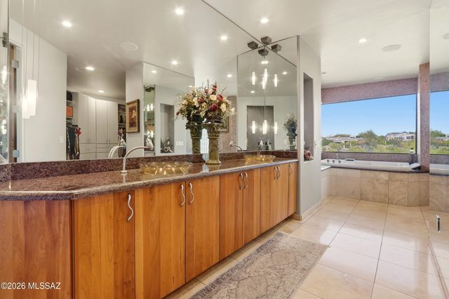 12137 N Solitude Ridge Place, Tucson, AZ 85755