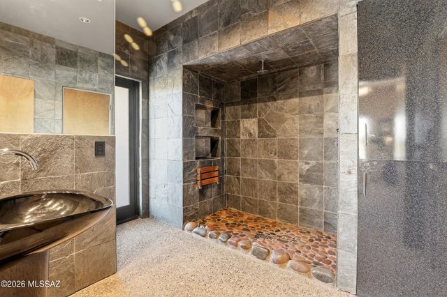 12137 N Solitude Ridge Place, Tucson, AZ 85755