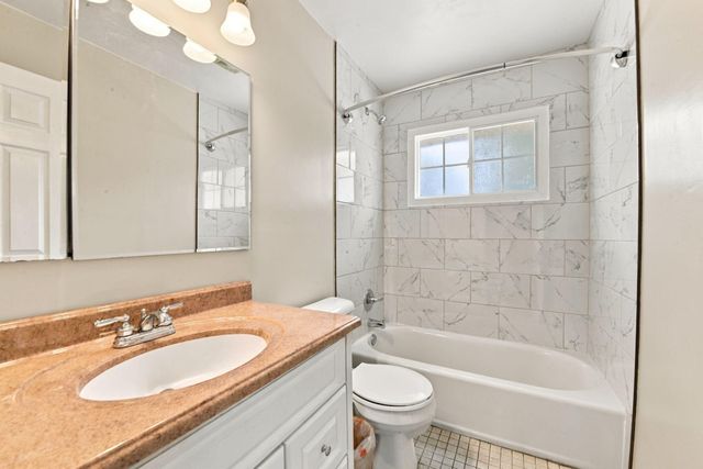 9445 Highland Drive, Grosse Ile Twp, MI 48138
