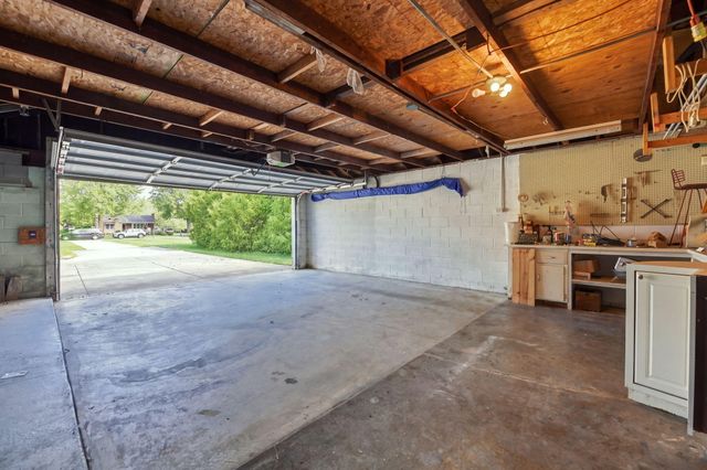 9445 Highland Drive, Grosse Ile Twp, MI 48138