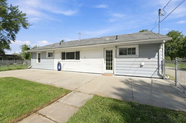 9445 Highland Drive, Grosse Ile Twp, MI 48138