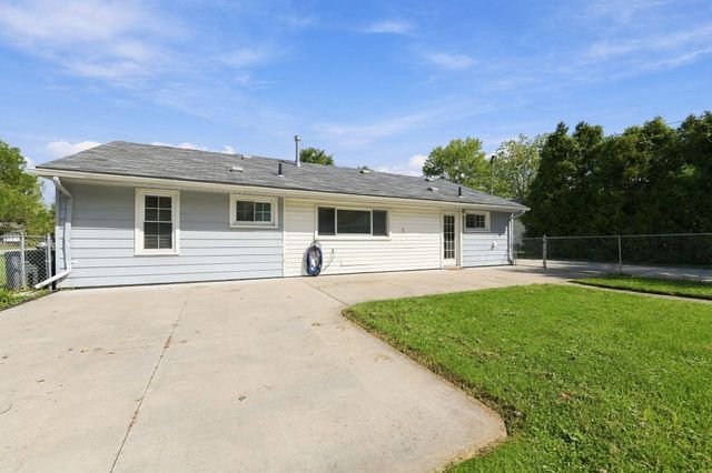 9445 Highland Drive, Grosse Ile Twp, MI 48138