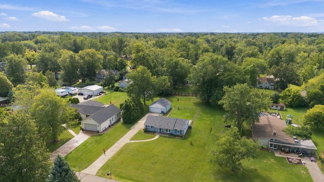 9445 Highland Drive, Grosse Ile Twp, MI 48138