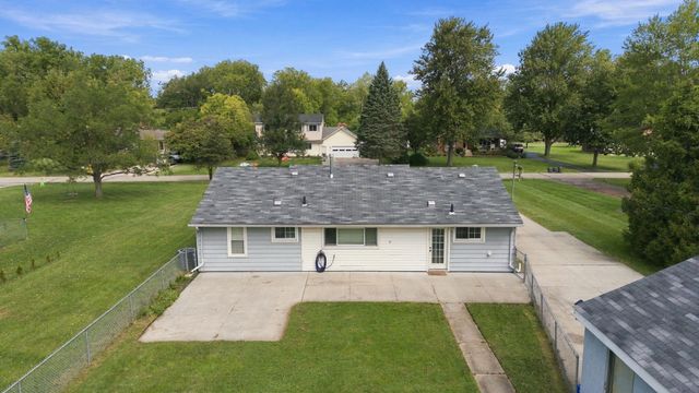 9445 Highland Drive, Grosse Ile Twp, MI 48138