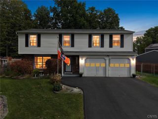 8130 Crimson Circle, Clay, NY 13041