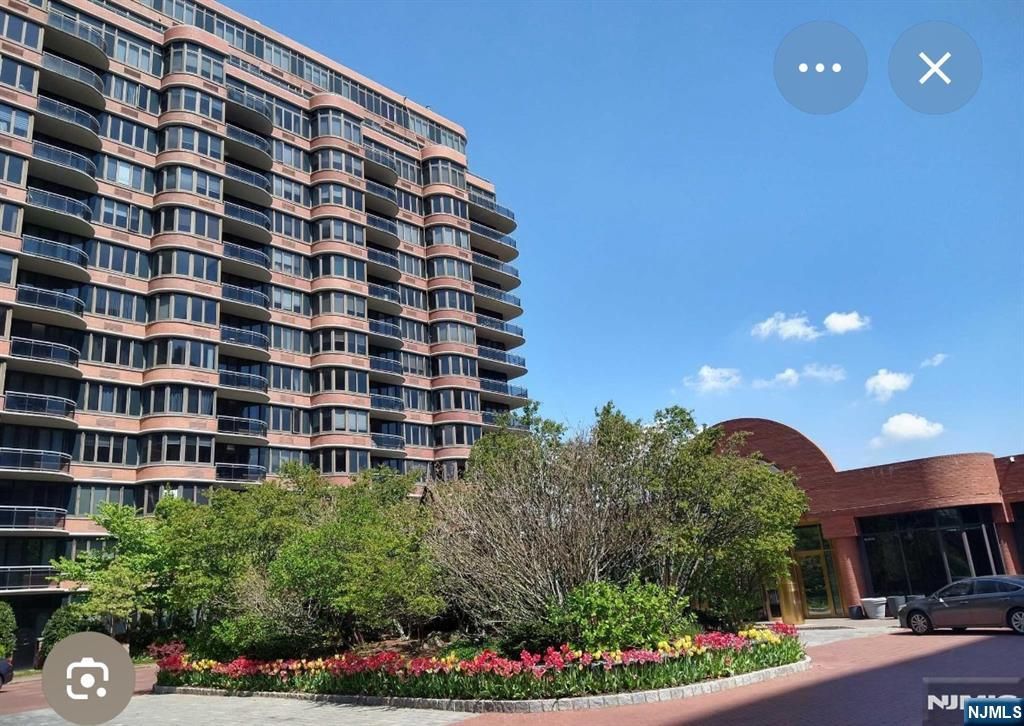 100 Carlyle 4EN, Cliffside Park, NJ 07010