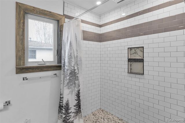 8150 Davison Road, Davison, MI 48423