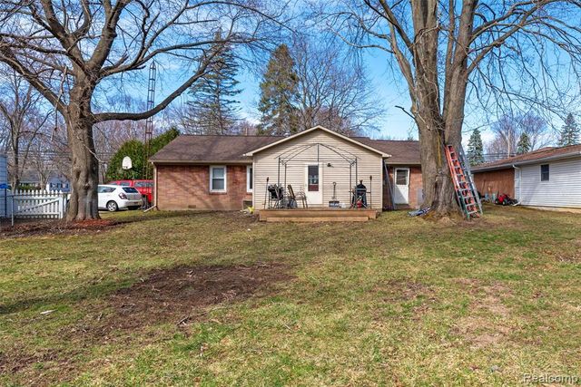 8150 Davison Road, Davison, MI 48423