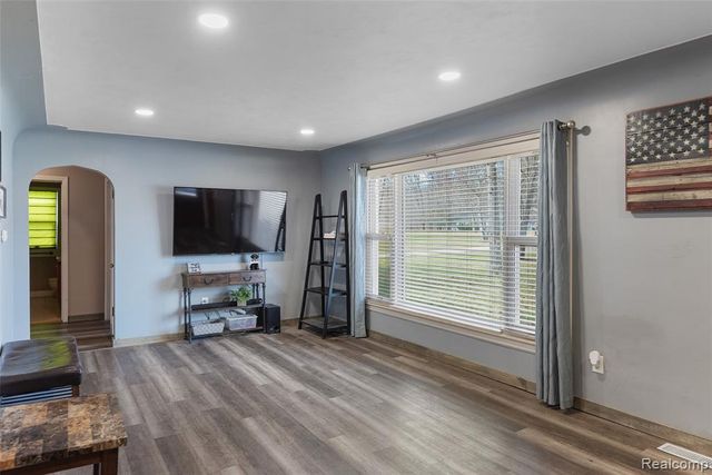 8150 Davison Road, Davison, MI 48423