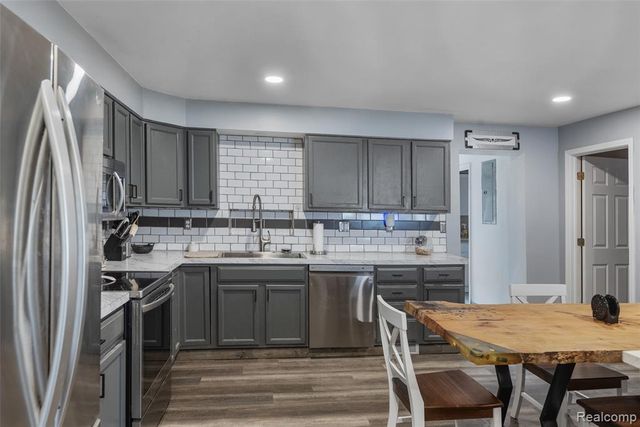 8150 Davison Road, Davison, MI 48423