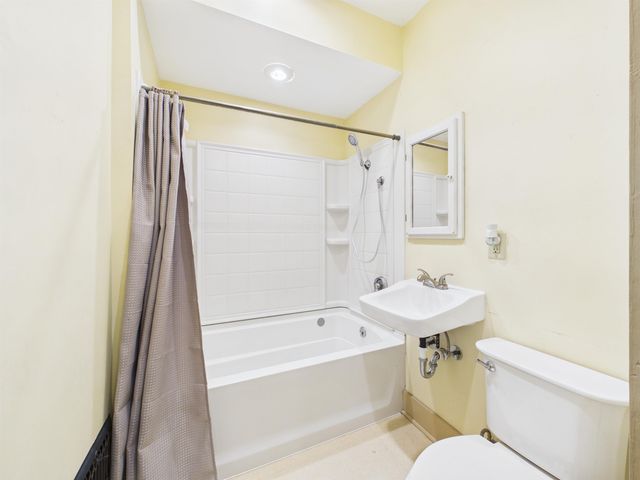1615 Canfield Street, Huntington, IN 46750