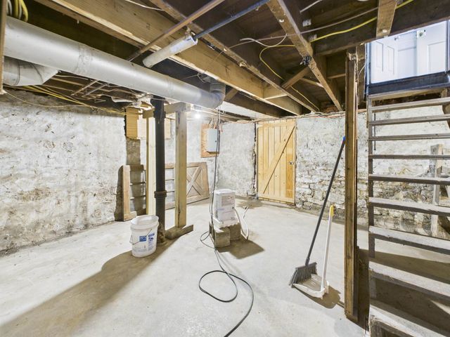 1615 Canfield Street, Huntington, IN 46750